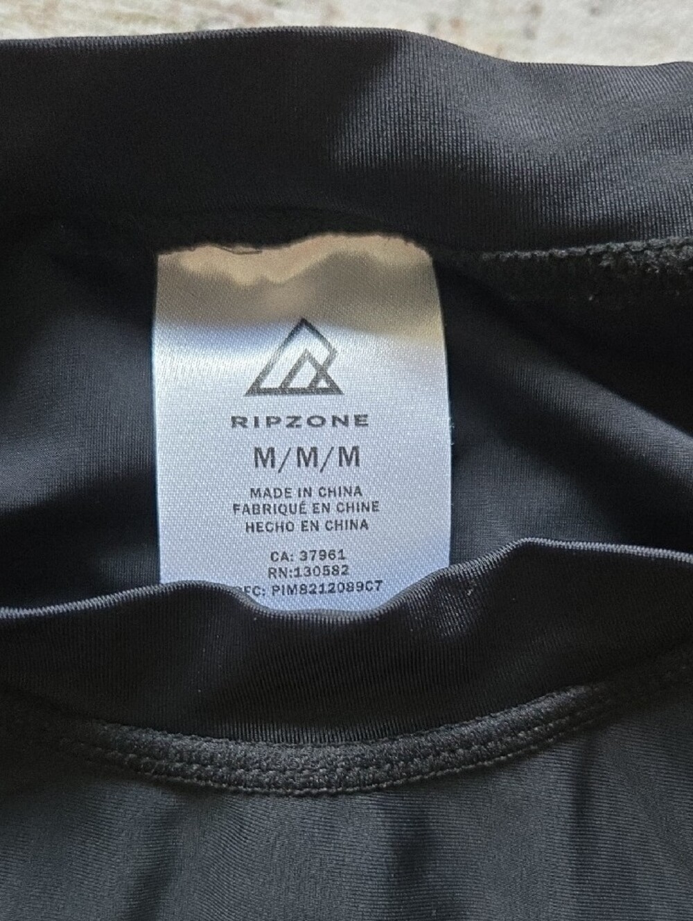 Ripzone Women's Rashguard - Picture 2 of 2